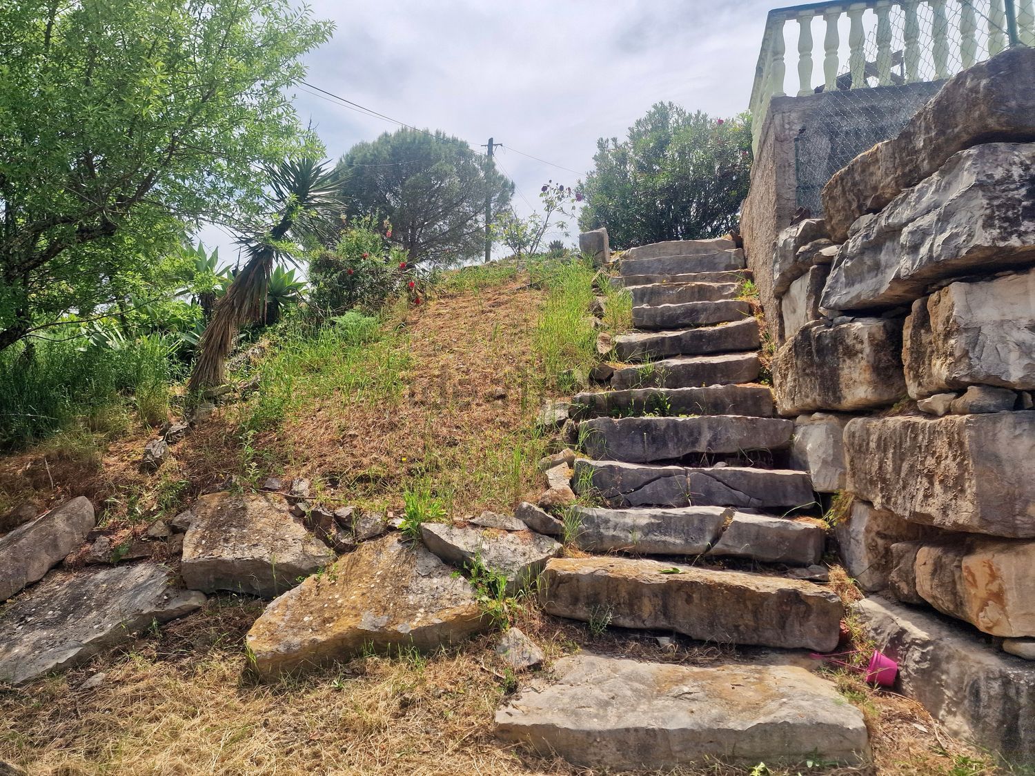 小楼房或独栋别墅出售在 Santa Catarina Fonte Bispo - 详情