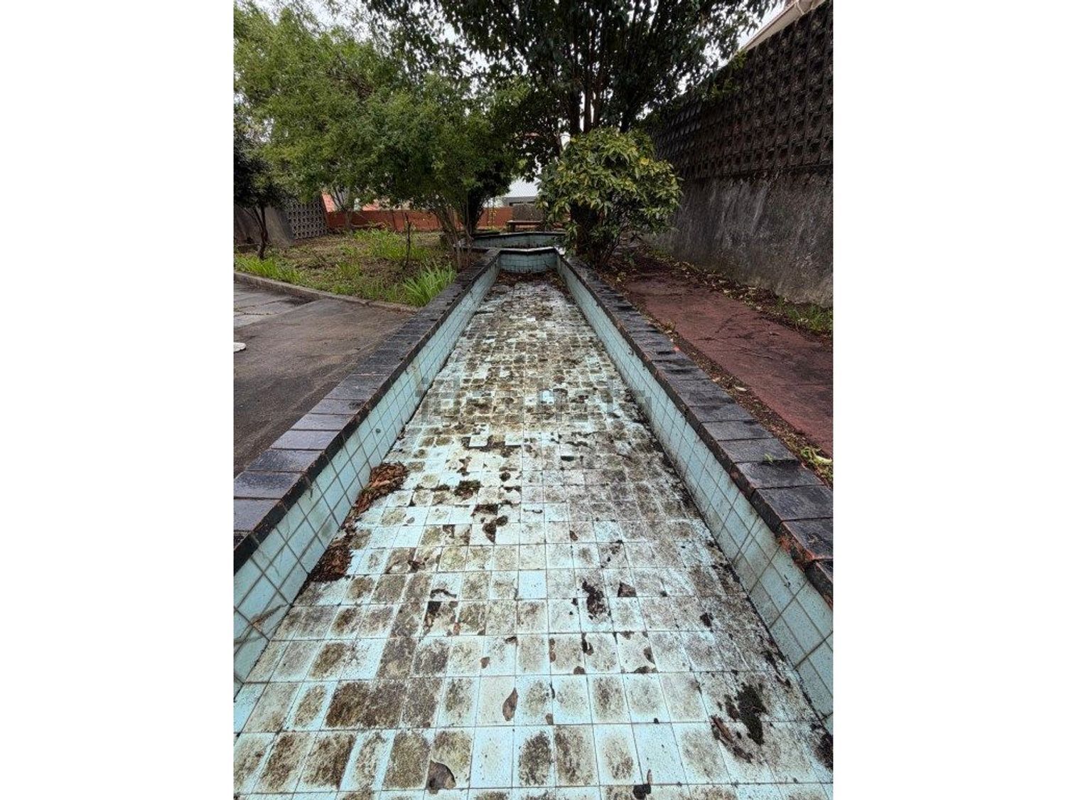 小楼房或独栋别墅出售在 Antas - Praça Velásquez - 照片