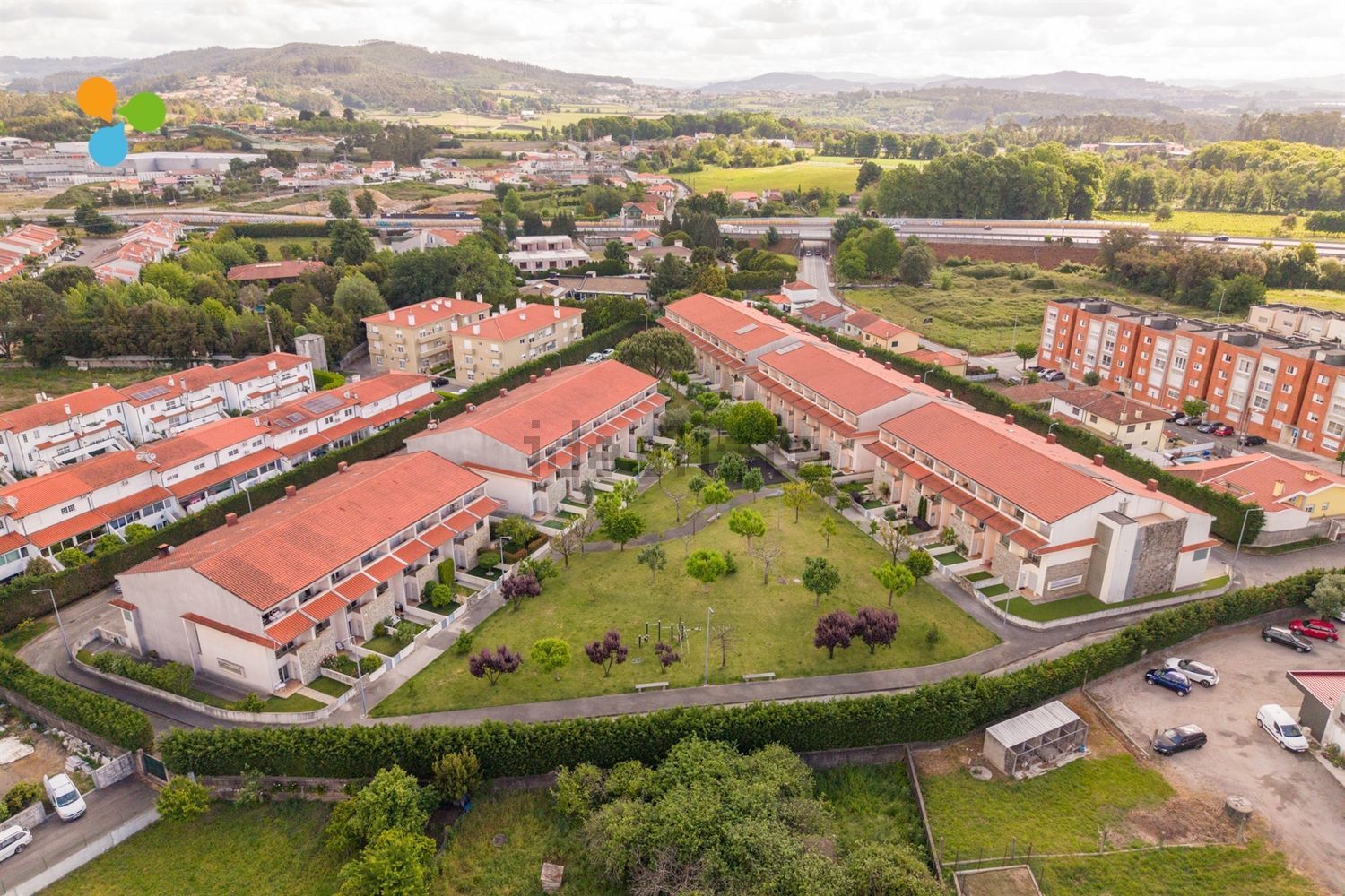 小楼房或独栋别墅出售在Travessa de São Cláudio, 271 - 阳台