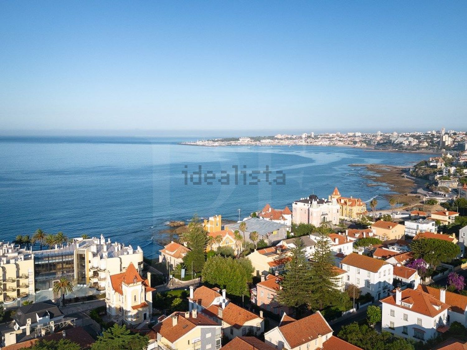 小楼房或独栋别墅出售在 São Pedro do Estoril - 视线