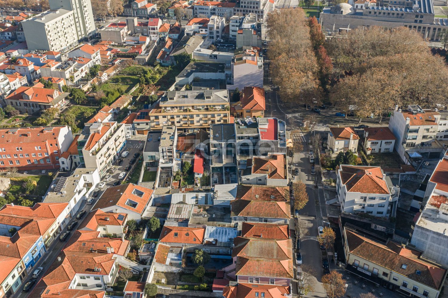 小楼房或独栋别墅出售在Rua Conde Alto Mearim, 829 - 详情