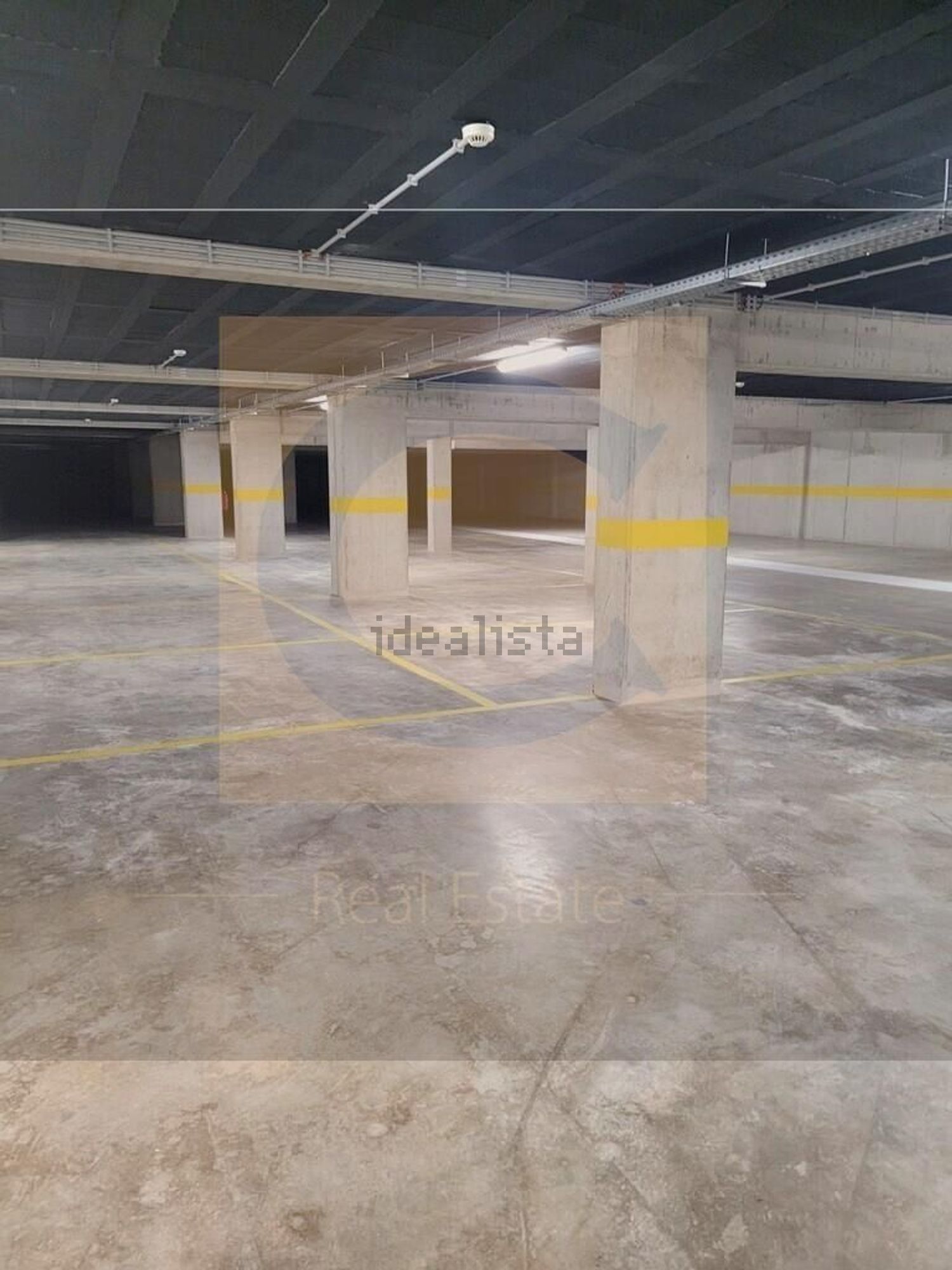 出租公寓 t1在 Hospital São João - Pólo Universitário - 停车位