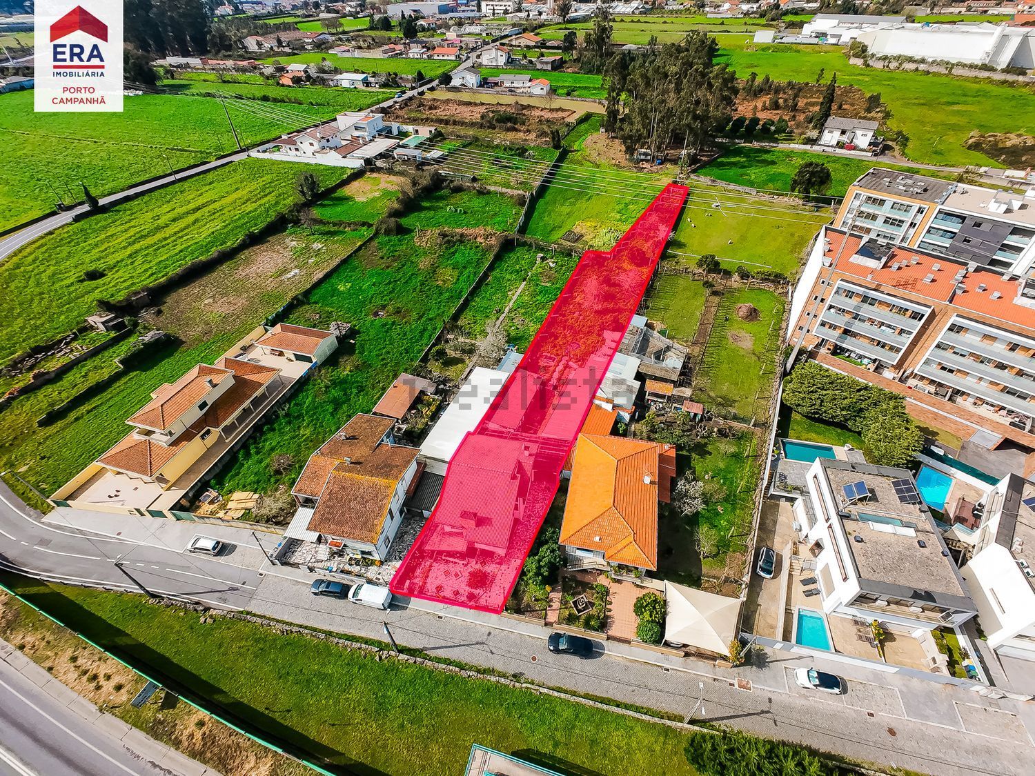 小楼房或独栋别墅出售在Rua de Avioso - 视线