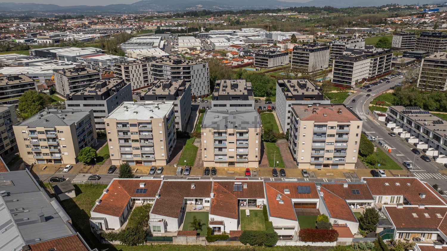 公寓 t3出售在Rua São Salvador de Montélios, 4 RuaSSalvadordeMontliosloteE - 视线
