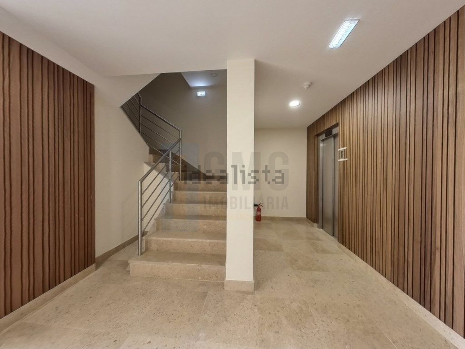 公寓 t3出售在Rua Coronel João Brás de Oliveira, 133 - 前厅