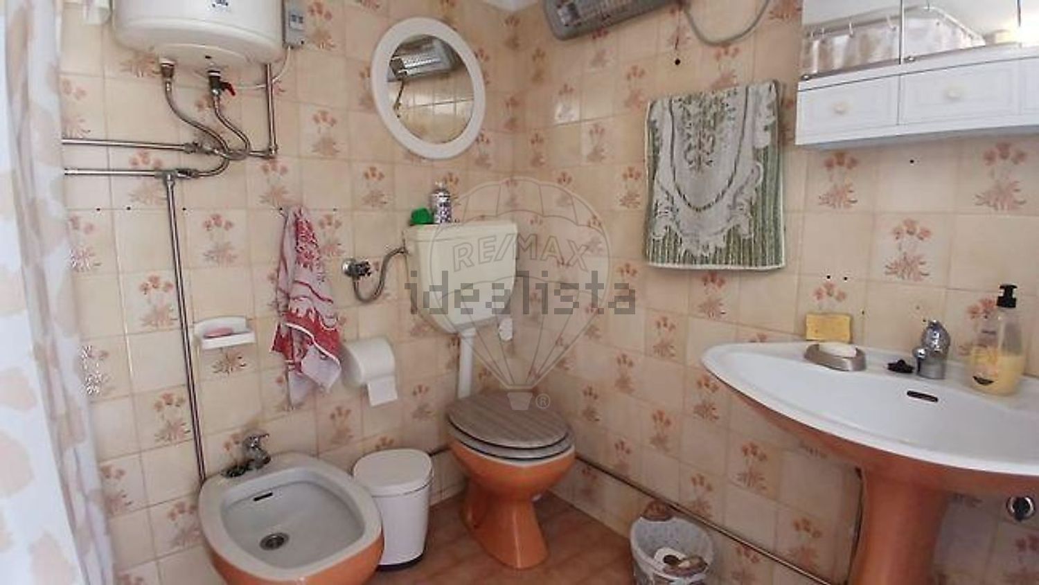小楼房或独栋别墅出售在 N109 - 卫生间