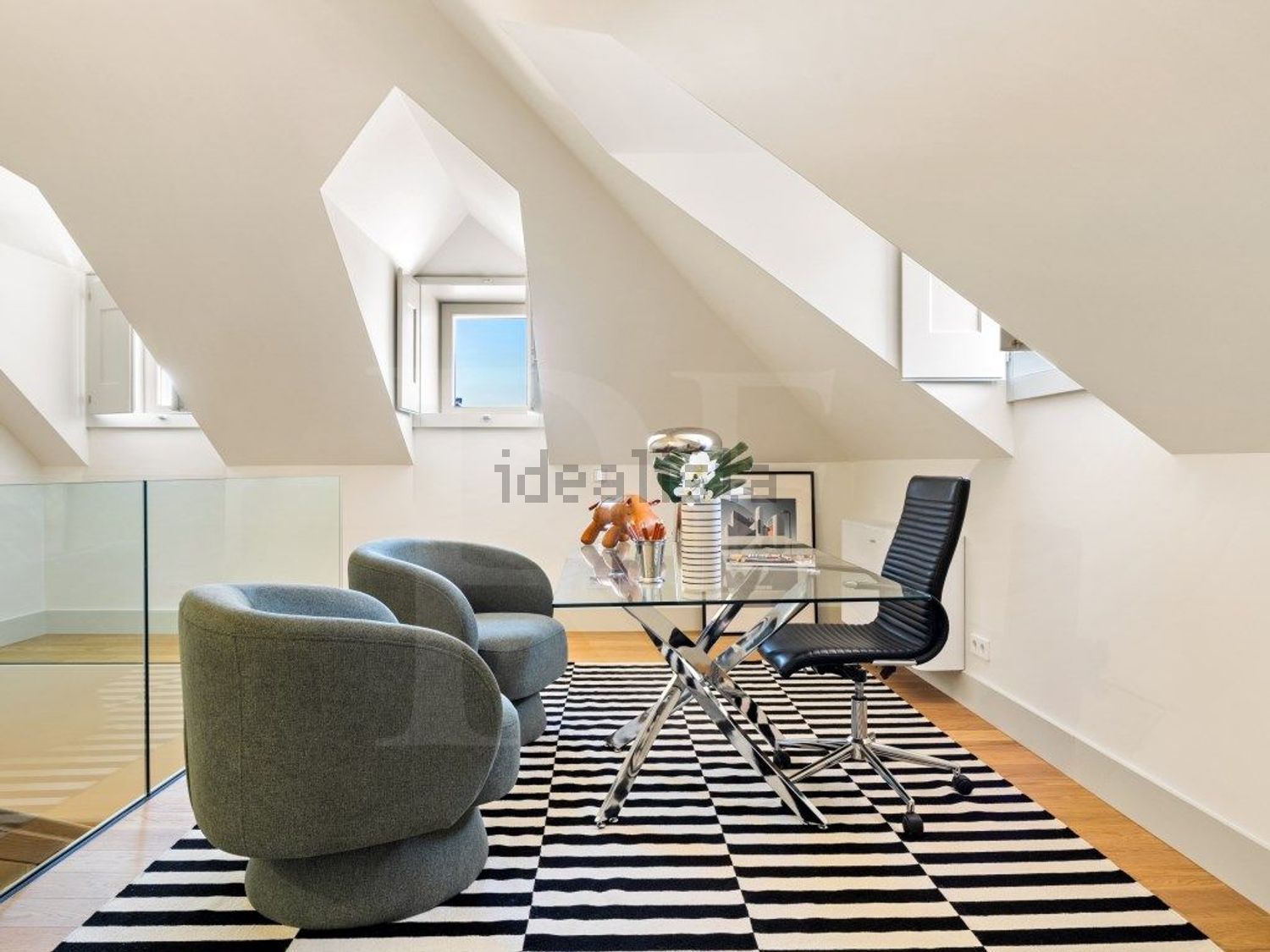 小楼房或独栋别墅出售在 São Pedro do Estoril - 客厅