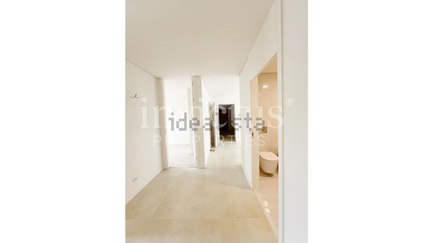 公寓 t3出售在Rua de São Brás, 530 - 过道
