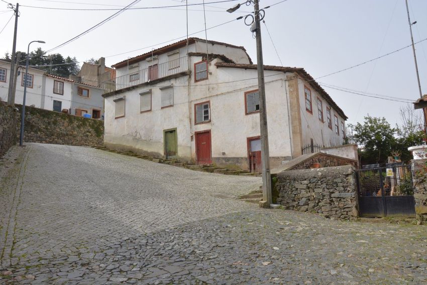 小楼房或独栋别墅出售在 Sé - Santa Maria - Meixedo