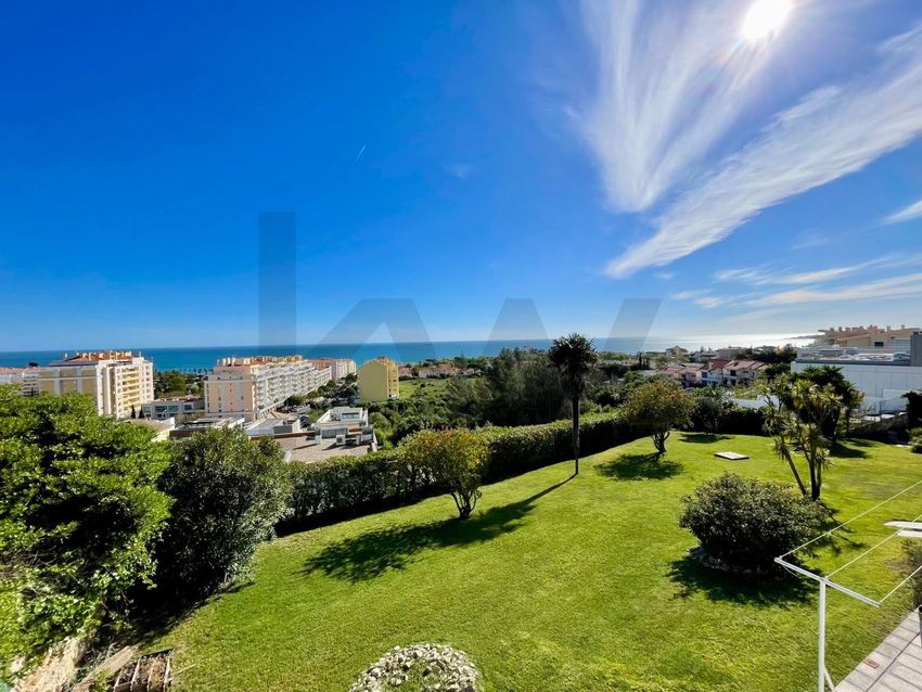 小楼房或别墅出售在 São Pedro do Estoril