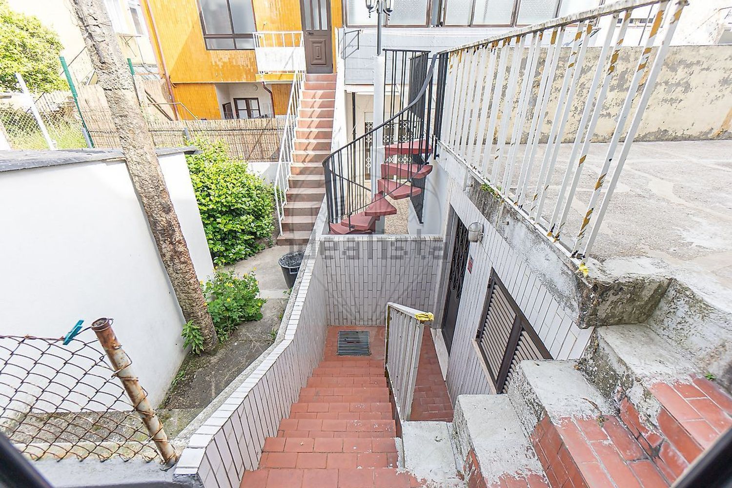小楼房或独栋别墅出售在Rua Dr Corino de Andrade - 阳台