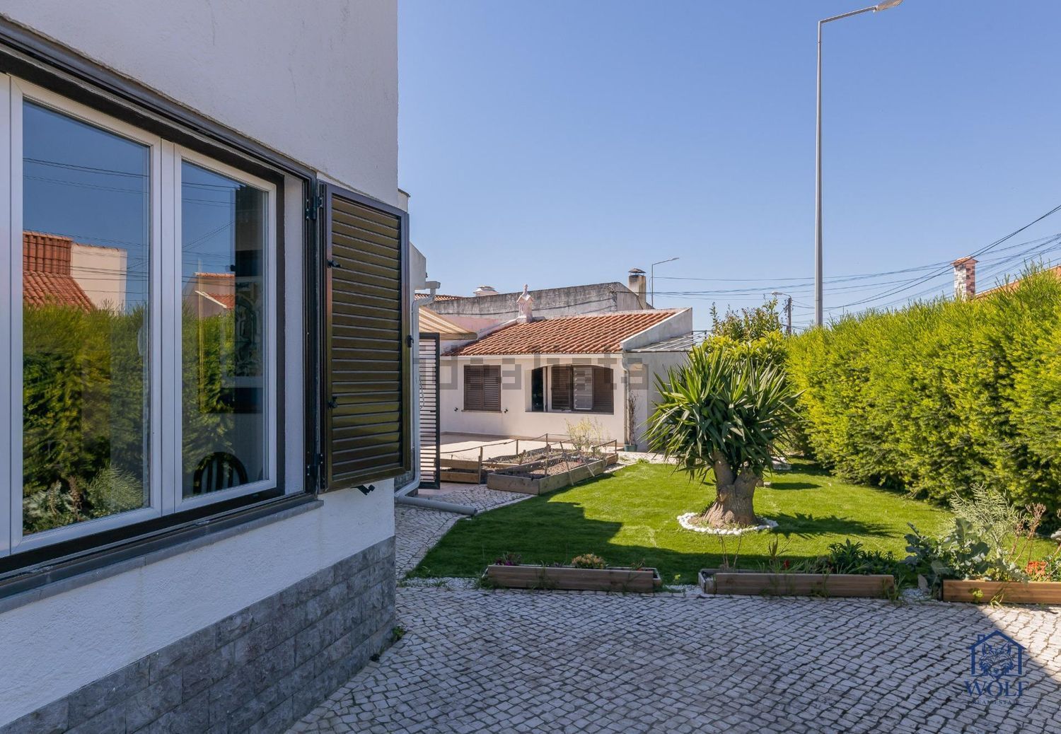 小楼房或独栋别墅出售在Rua Olival - 视线