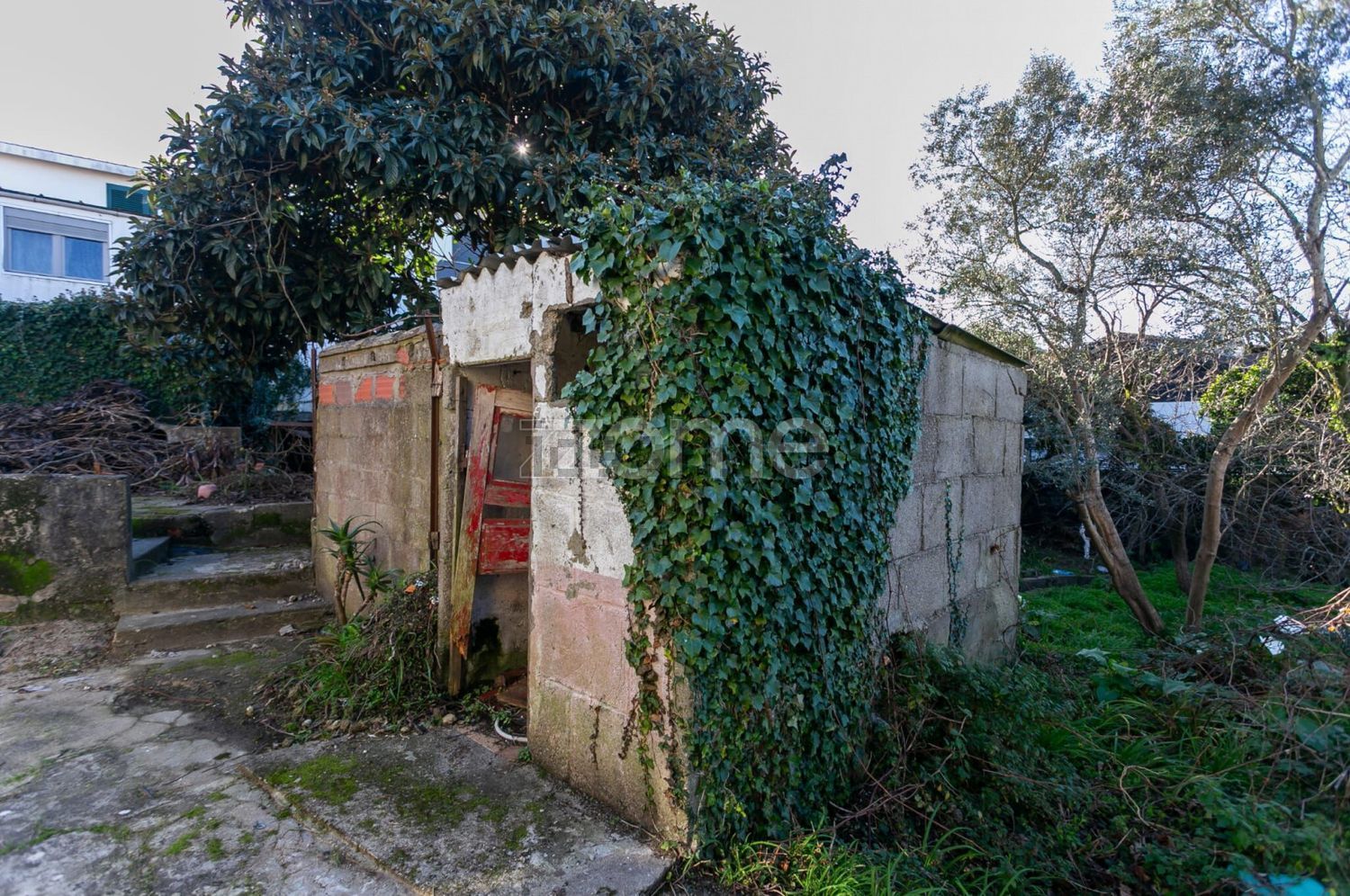 小楼房或独栋别墅出售在Beco da Regedoura, 35 - 详情