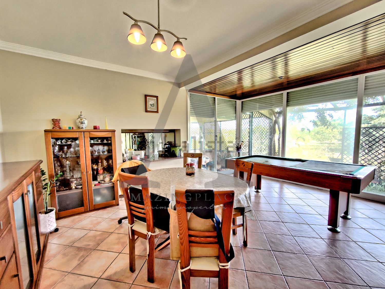 小楼房或独栋别墅出售在Estrada Vale de Marmelos, 25421 - 餐厅