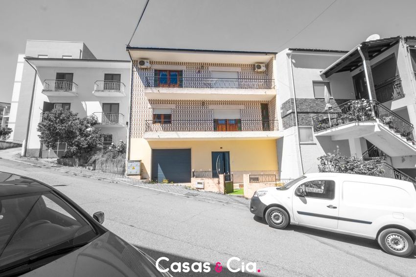 联排别墅出售在 Mirandela