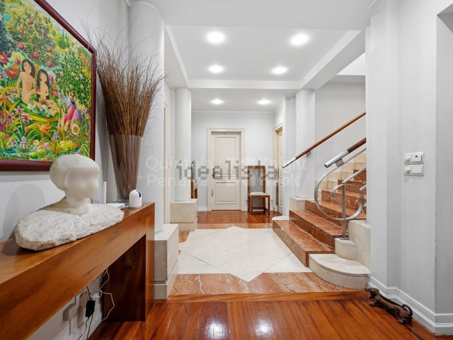 小楼房或独栋别墅出售在Avenida Santa Joana Princesa - 前厅