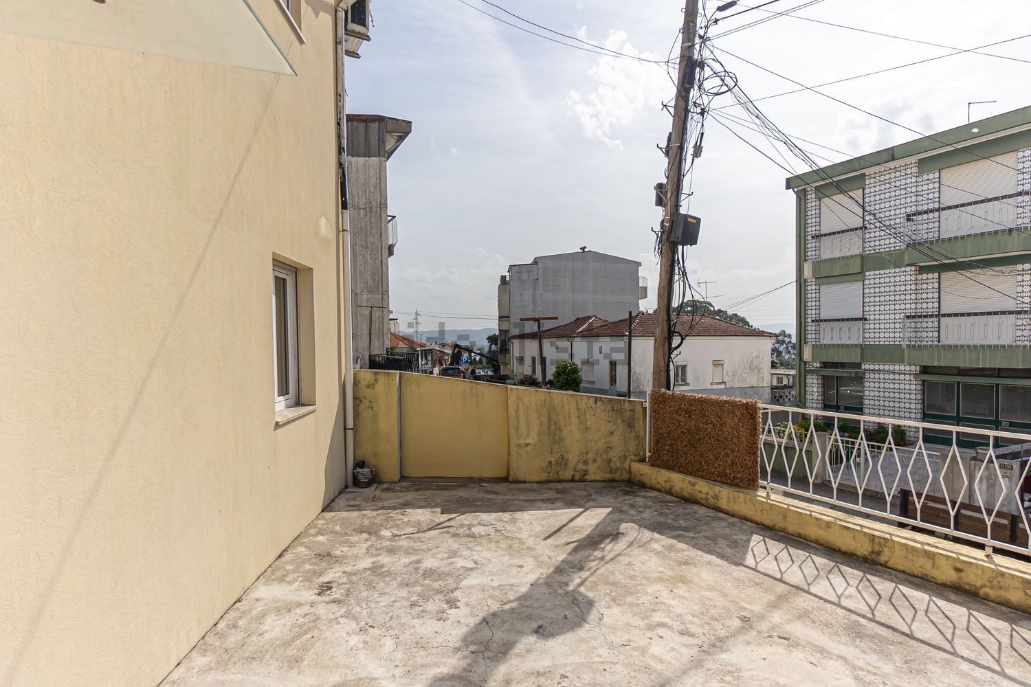 双拼别墅出售在Rua de Santo António de Contumil, 591 - 阳台
