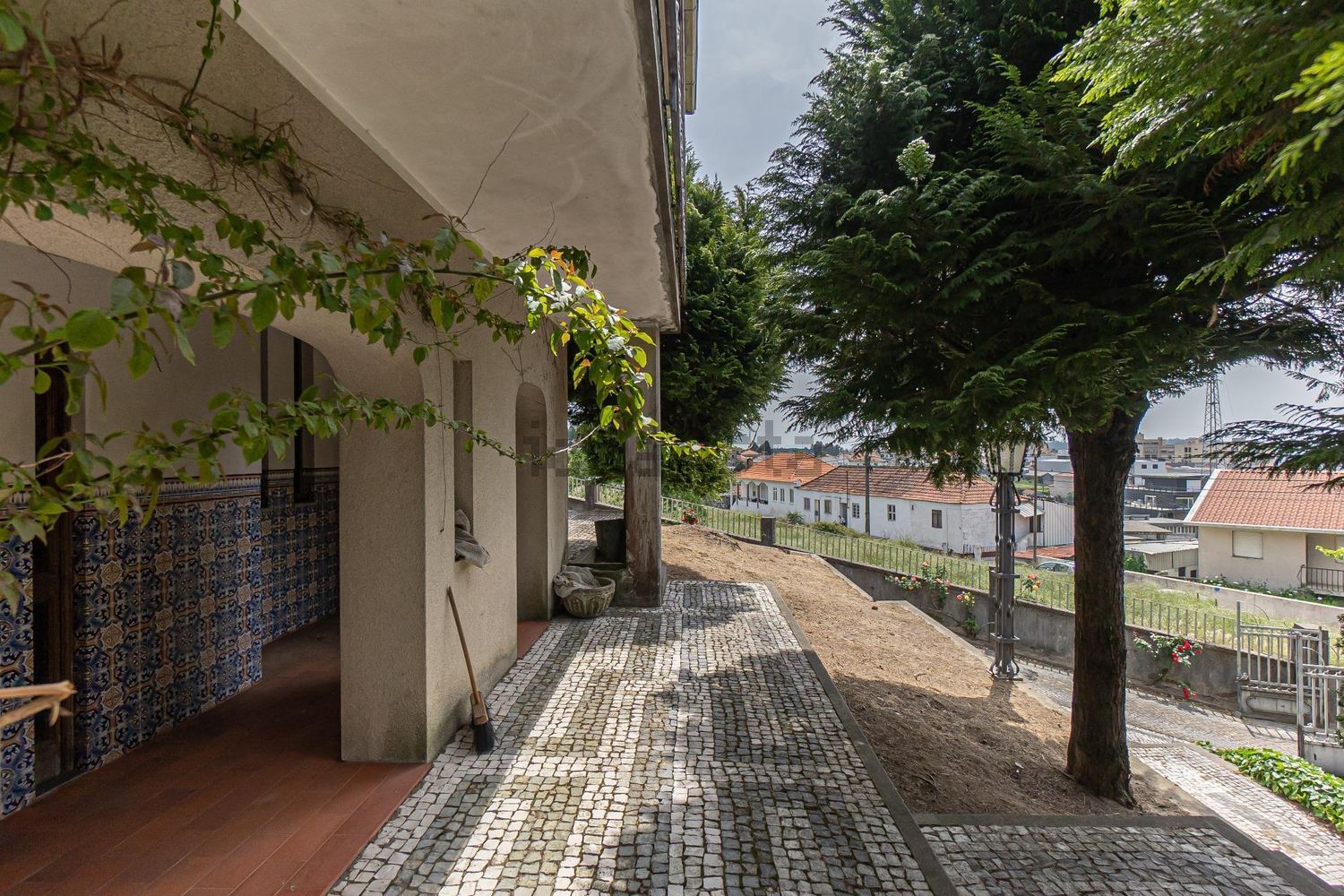 小楼房或独栋别墅出售在Rua de Além do Rio, 156 - 花园