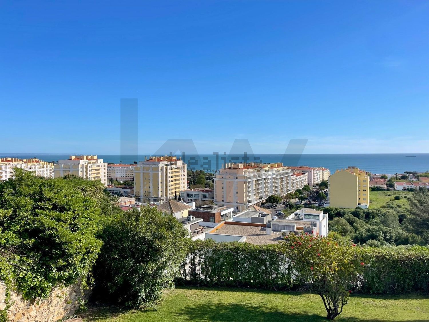 小楼房或别墅出售在 São Pedro do Estoril - 视线
