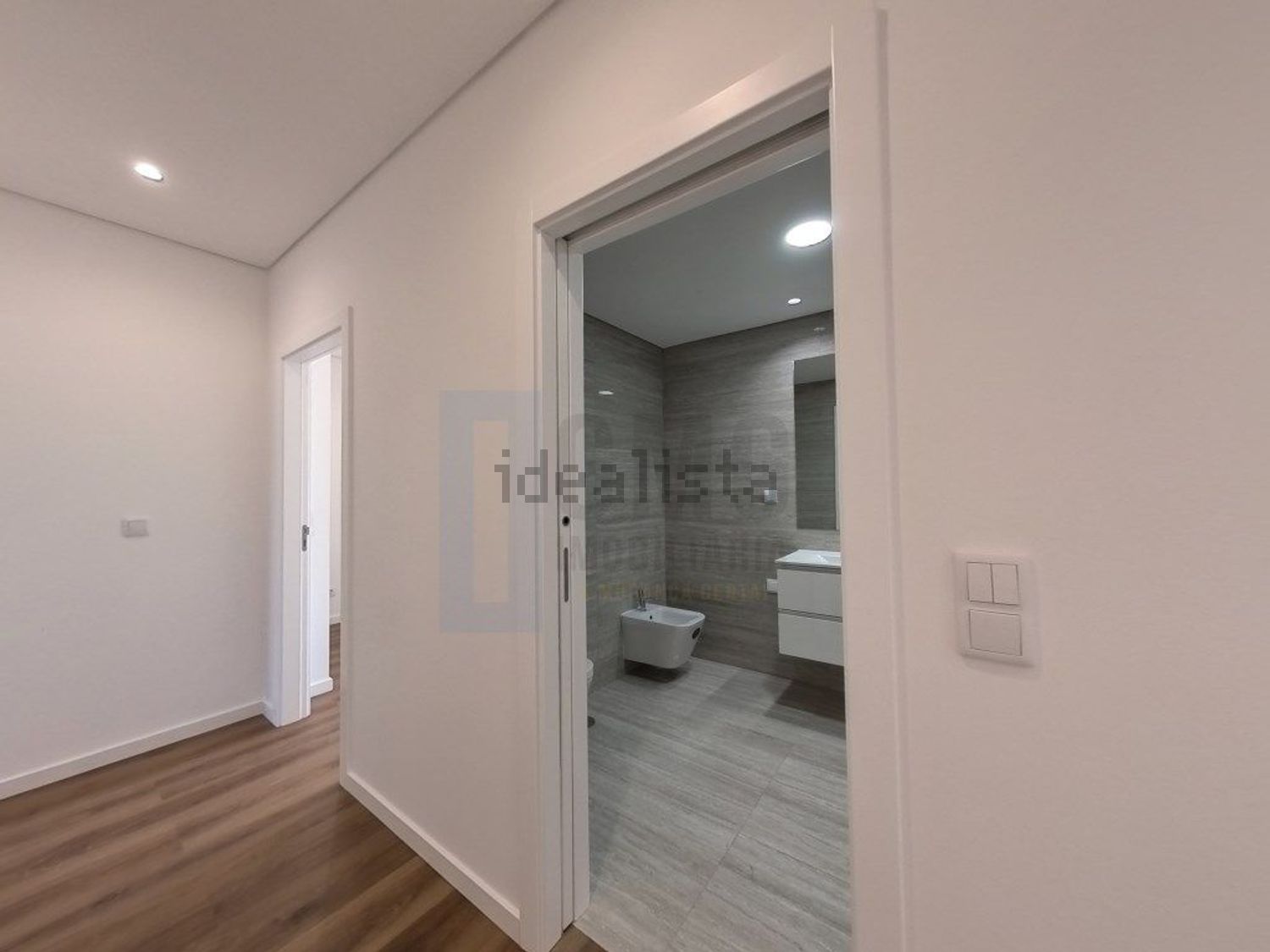 公寓 t3出售在Rua Coronel João Brás de Oliveira, 133 - 过道