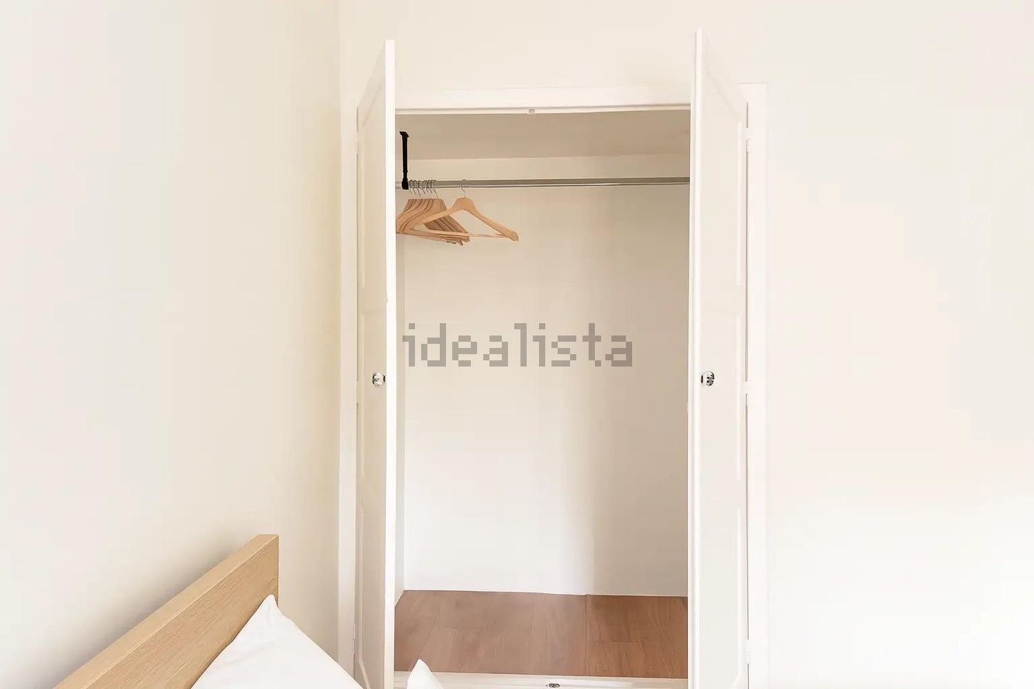 出租房间在Rua Leite de Vasconcelos, 77 - 试衣间