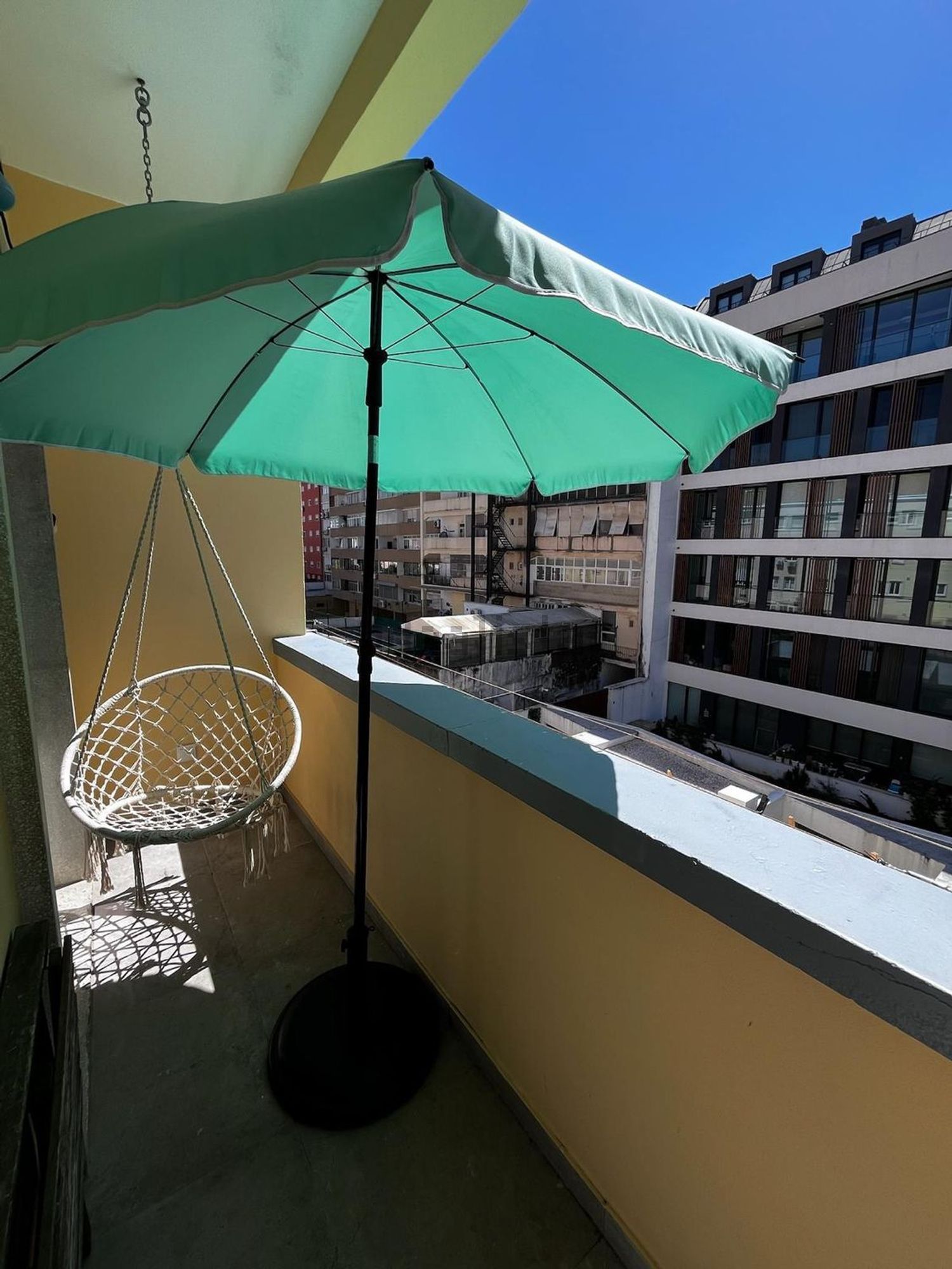 出租公寓 t4在Rua Afonso Lopes Vieira, 33 - 露台