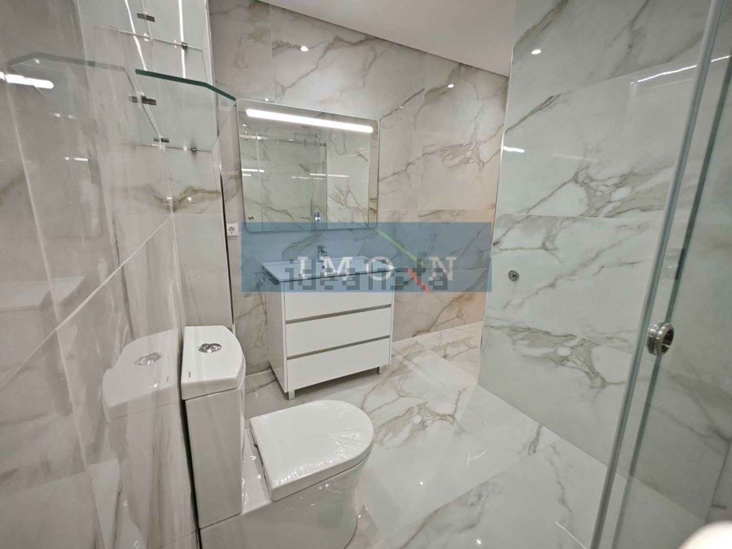 公寓 t2出售在Travessa Junqueira de Cima - 卫生间