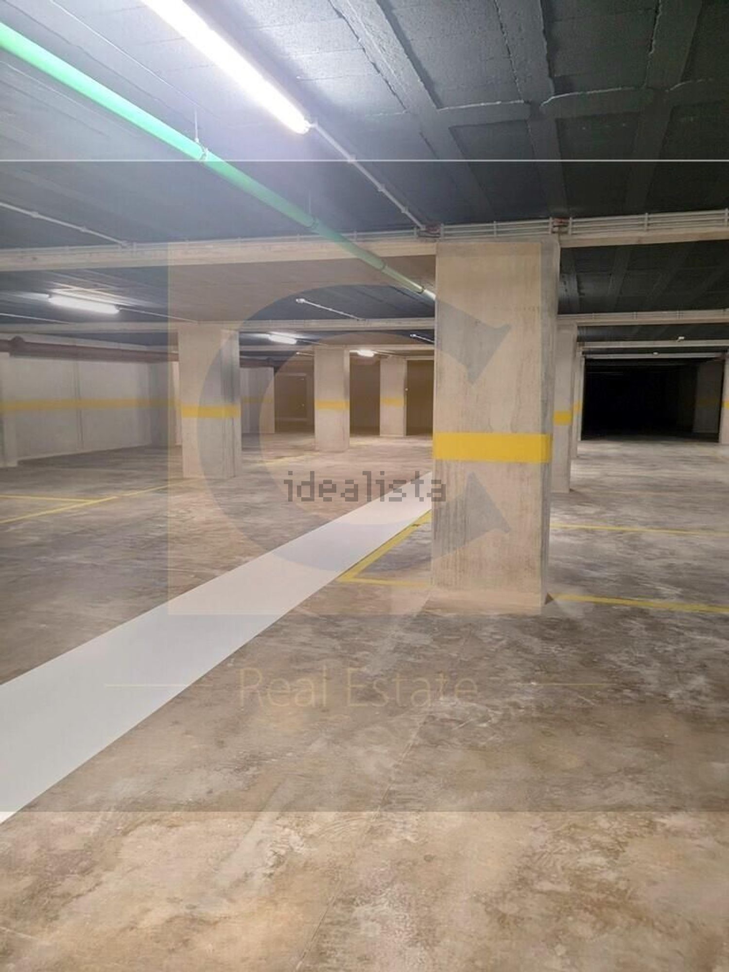 出租公寓 t1在 Hospital São João - Pólo Universitário - 停车位