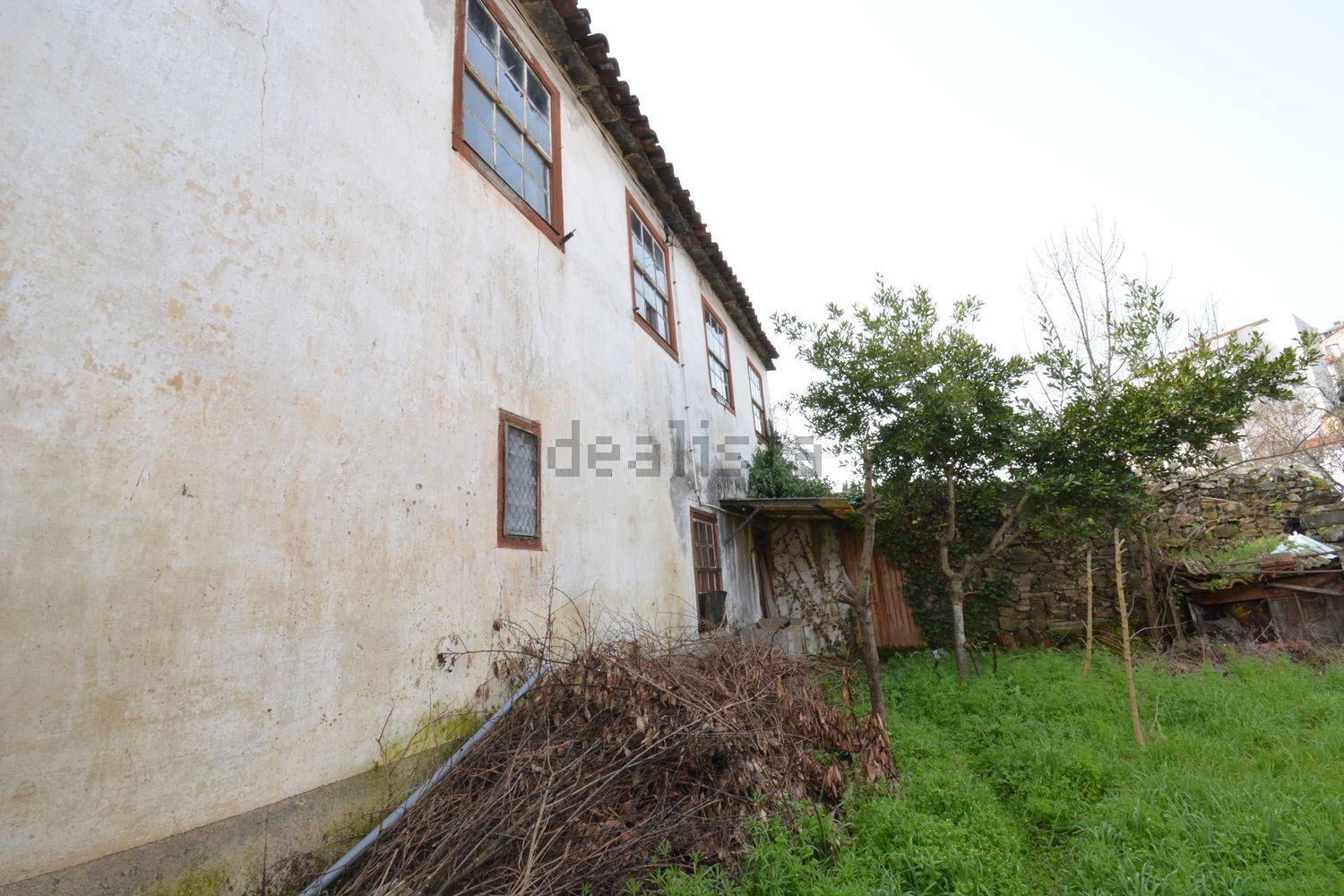 小楼房或独栋别墅出售在 Sé - Santa Maria - Meixedo - 外立面