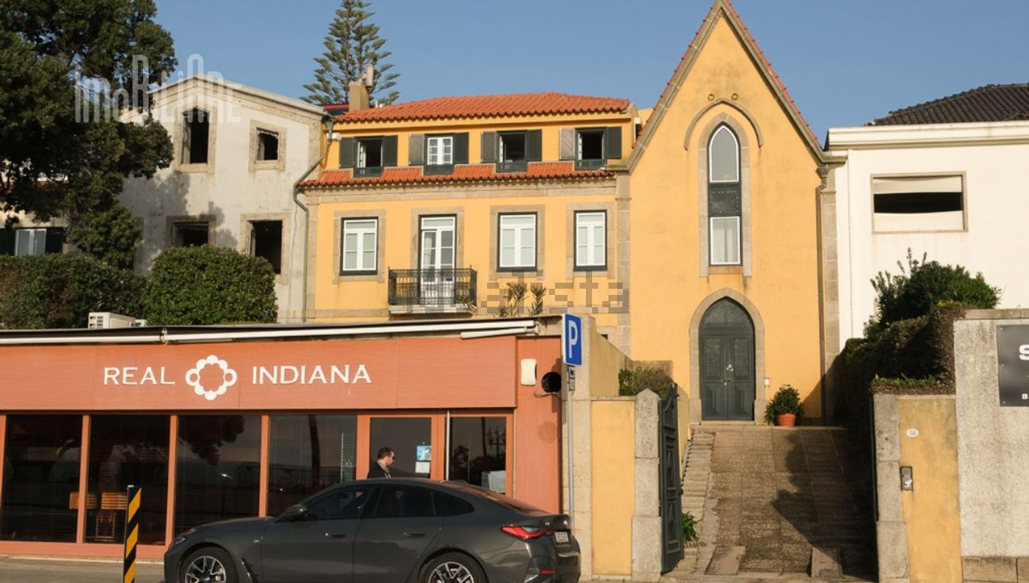 小楼房或独栋别墅出售在Avenida de Montevideu - 外立面