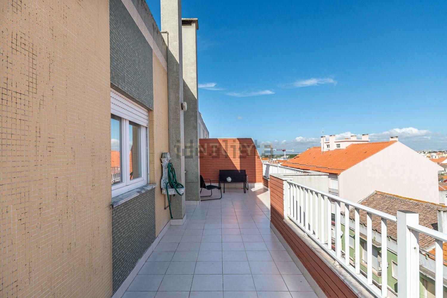 公寓 t3出售在Rua Dom Augusto Pereira Coutinho, 6 - 阳台