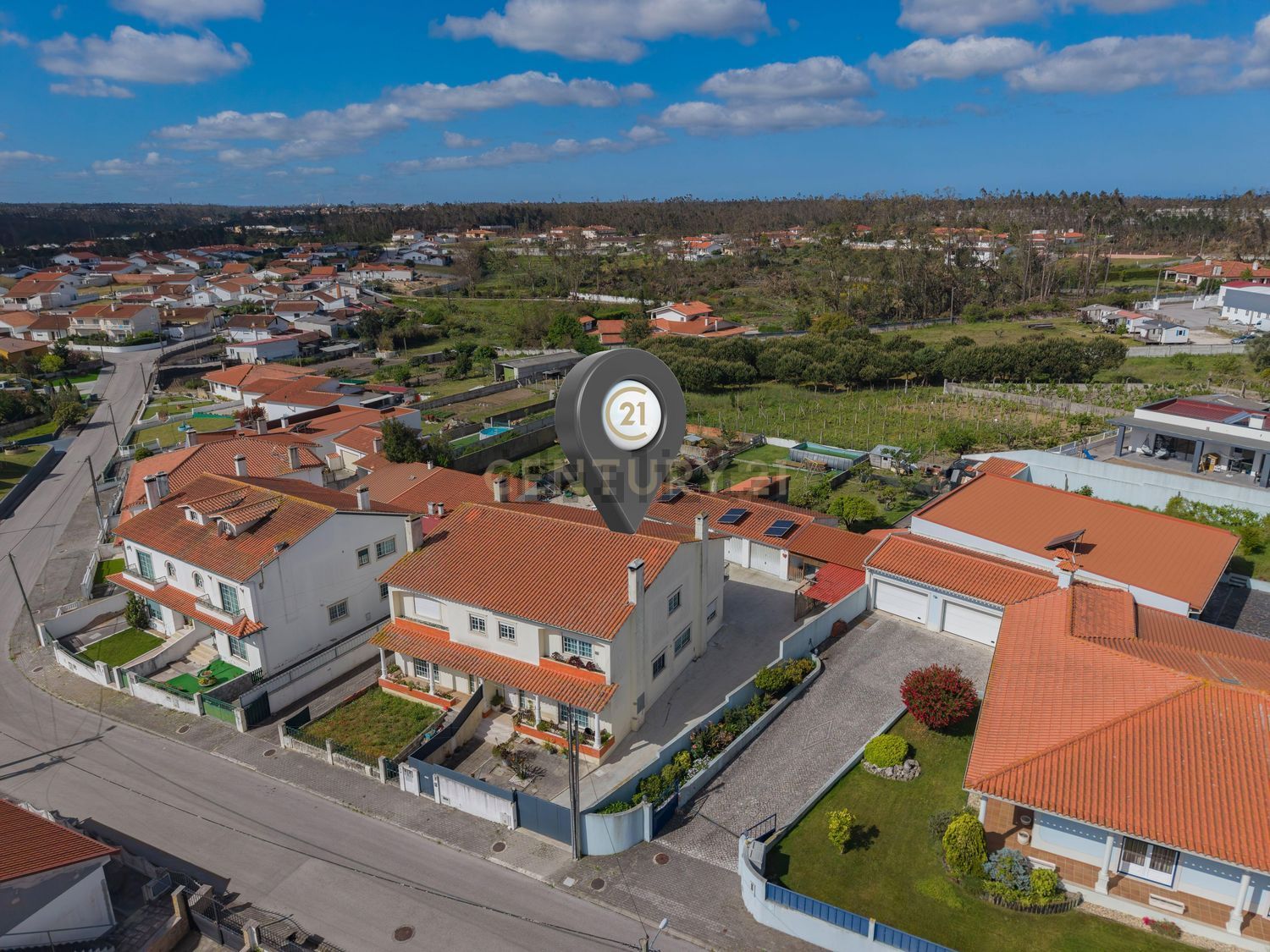 小楼房或独栋别墅出售在Rua da Ribeira à Amieira, 8 - 视线