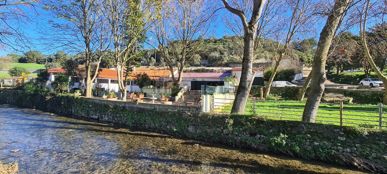 出租小楼房或独栋别墅在 Quinta da Moura - 外立面