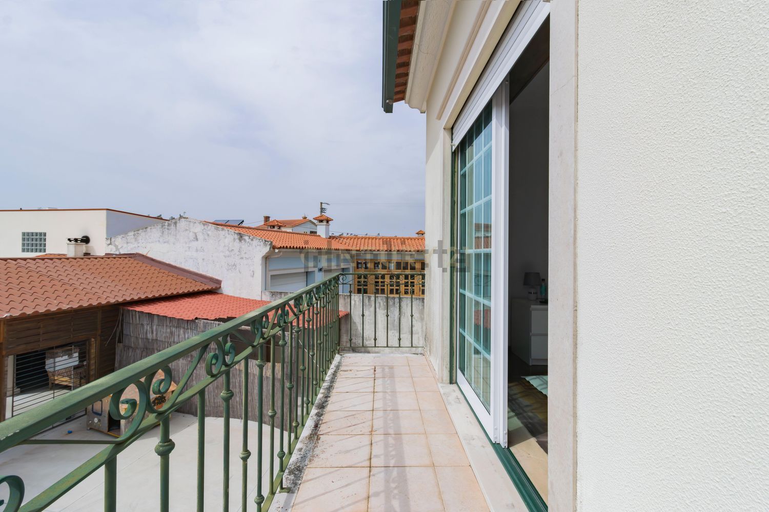 小楼房或独栋别墅出售在Rua da Ribeira à Amieira, 8 - 阳台