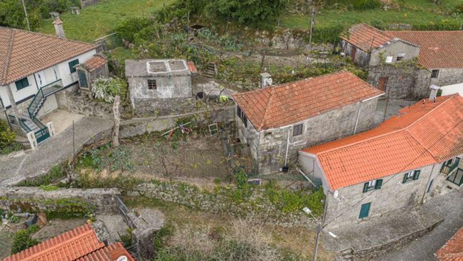 小楼房或独栋别墅出售在 Vila, 4850-341 s/n - 视线
