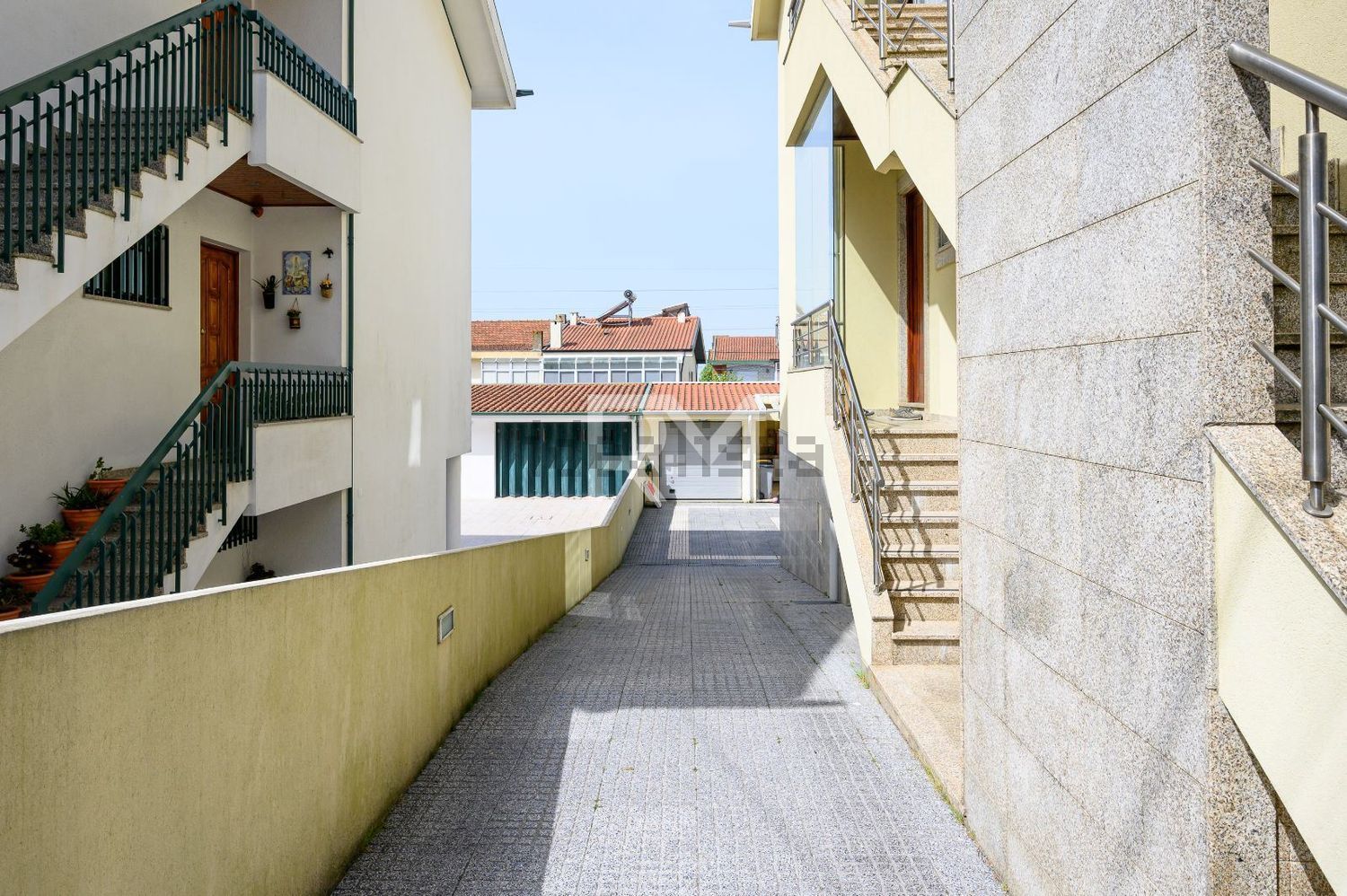 公寓 t4出售在Rua 9 de Agosto - 院子