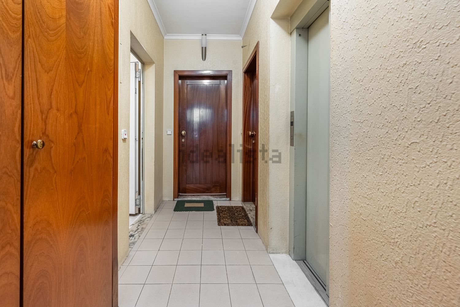 公寓 t3出售在Rua São Salvador de Montélios, 4 RuaSSalvadordeMontliosloteE - 过道