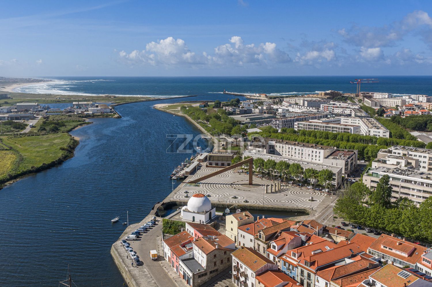 小楼房或独栋别墅出售在Rua dos Prazeres, 55 - 详情