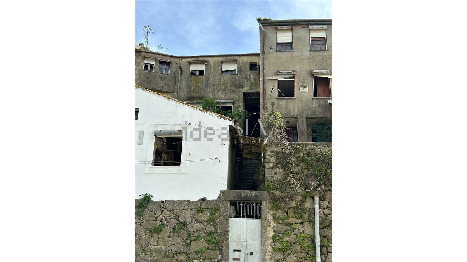 小楼房或独栋别墅出售在Rua Senhora da Lapa - 照片