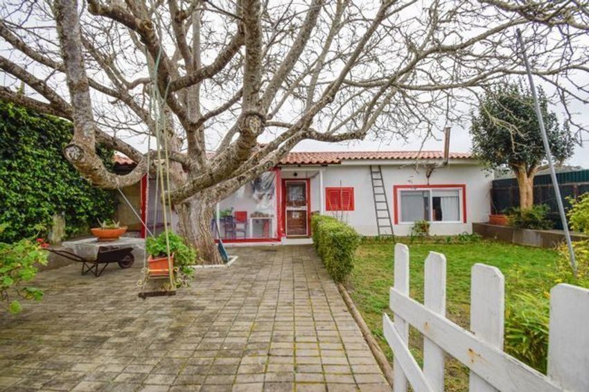 小楼房或独栋别墅出售在 Vila de Colares - Mucifal