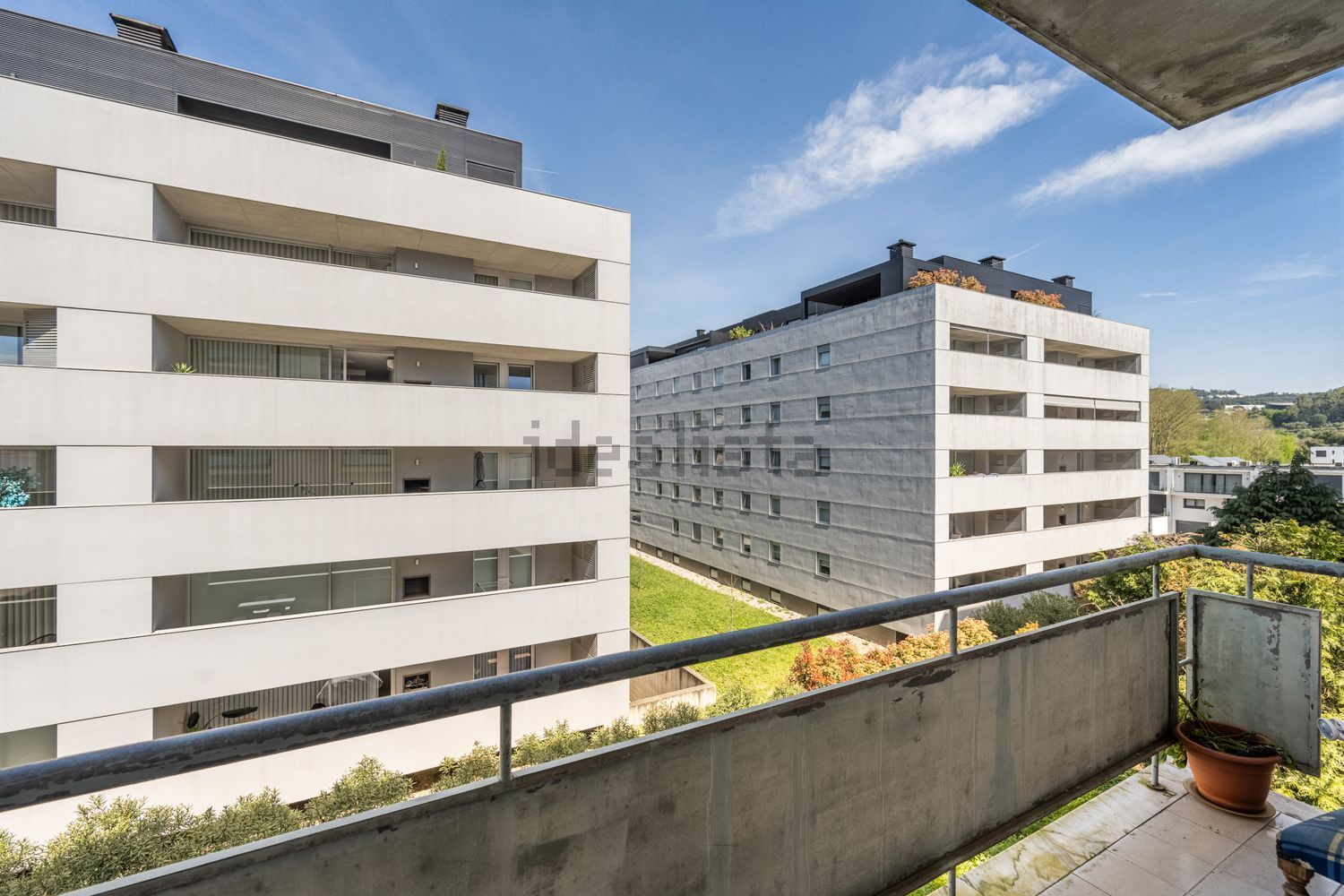 公寓 t3出售在Rua São Salvador de Montélios, 4 RuaSSalvadordeMontliosloteE - 视线