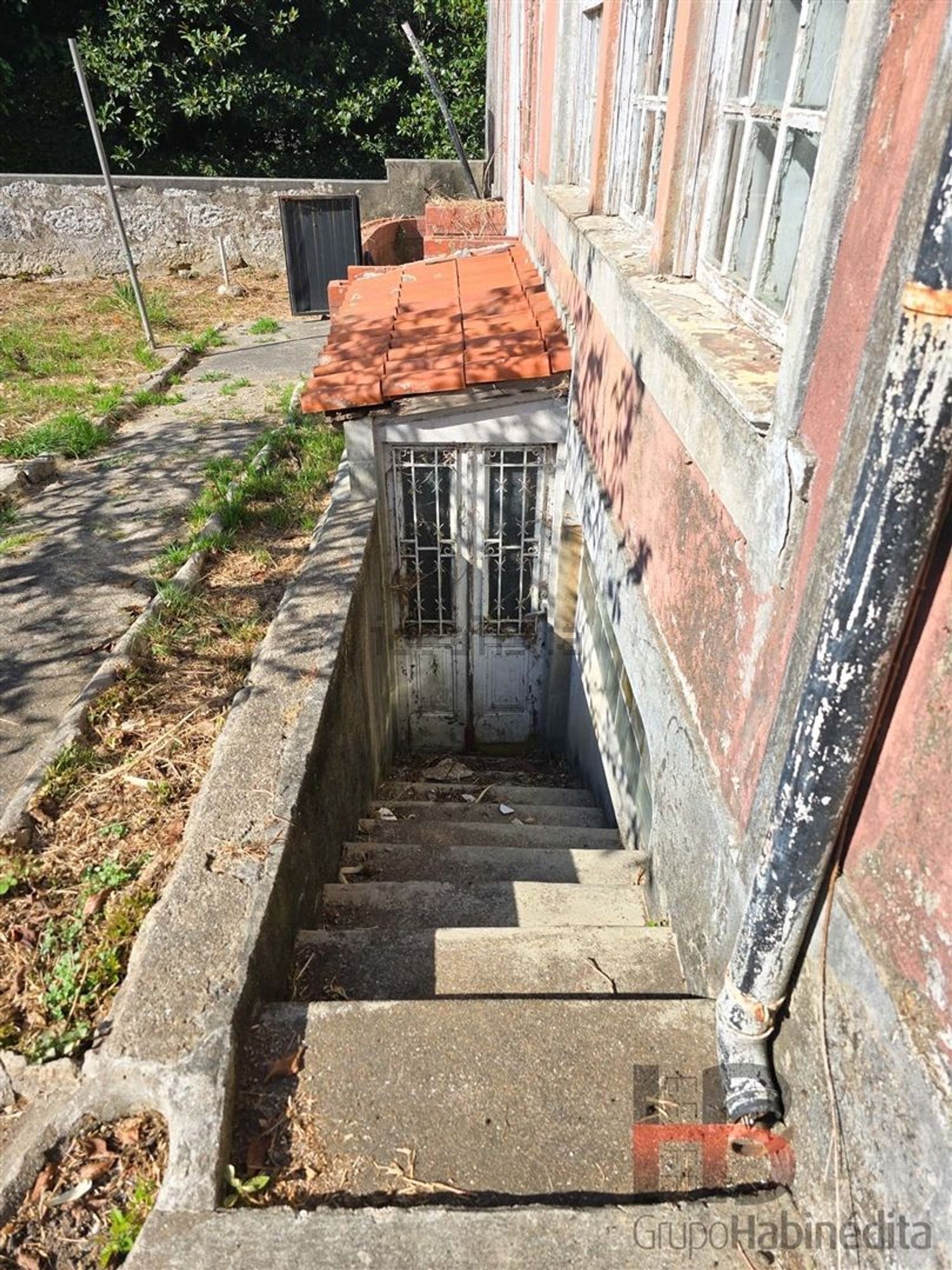 小楼房或独栋别墅出售在 Parque da Cidade - Vilarinha - António Aroso - 过道