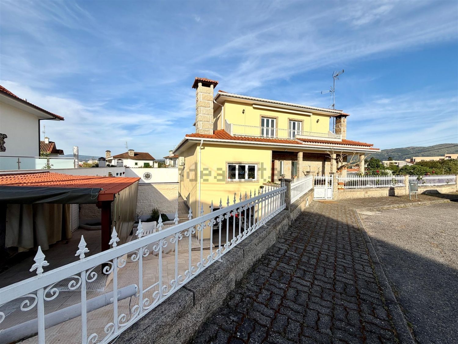 小楼房或独栋别墅出售在Rua Casas dos Montes - 外立面