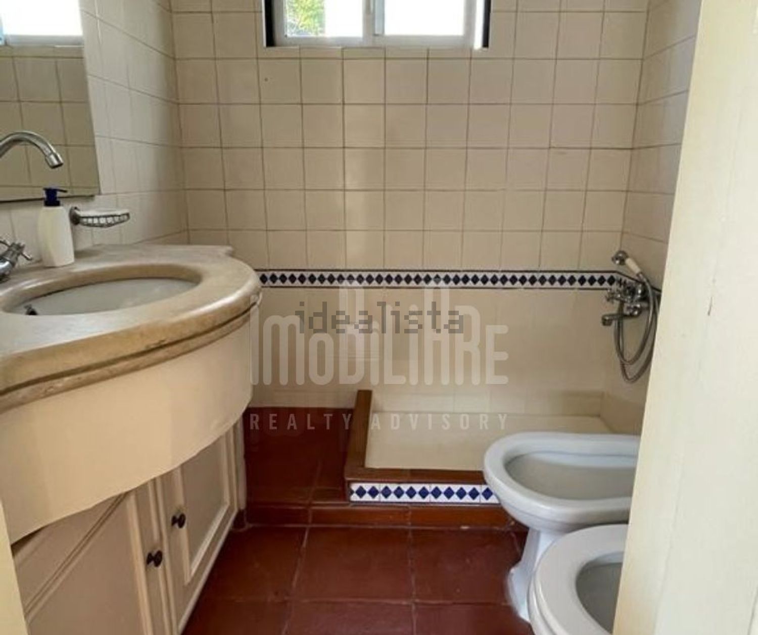 小楼房或独栋别墅出售在Avenida de Montevideu - 单人公寓