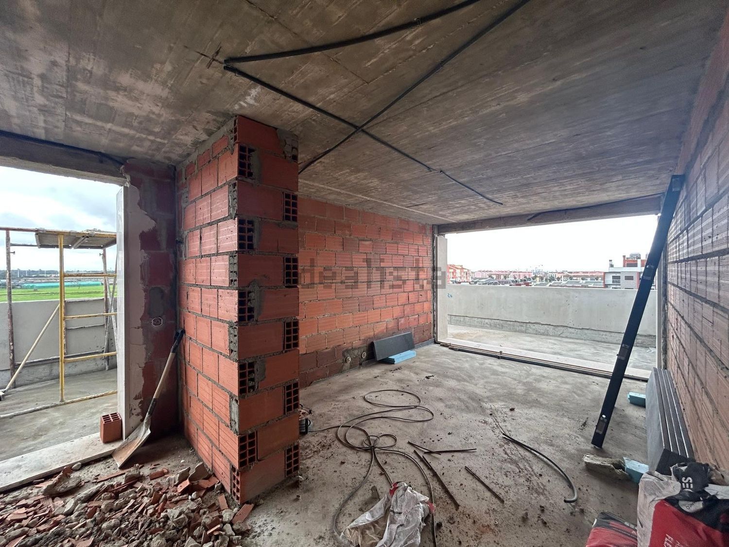 复式公寓出售在Rua Coronel Melo Antunes, 43 - 照片