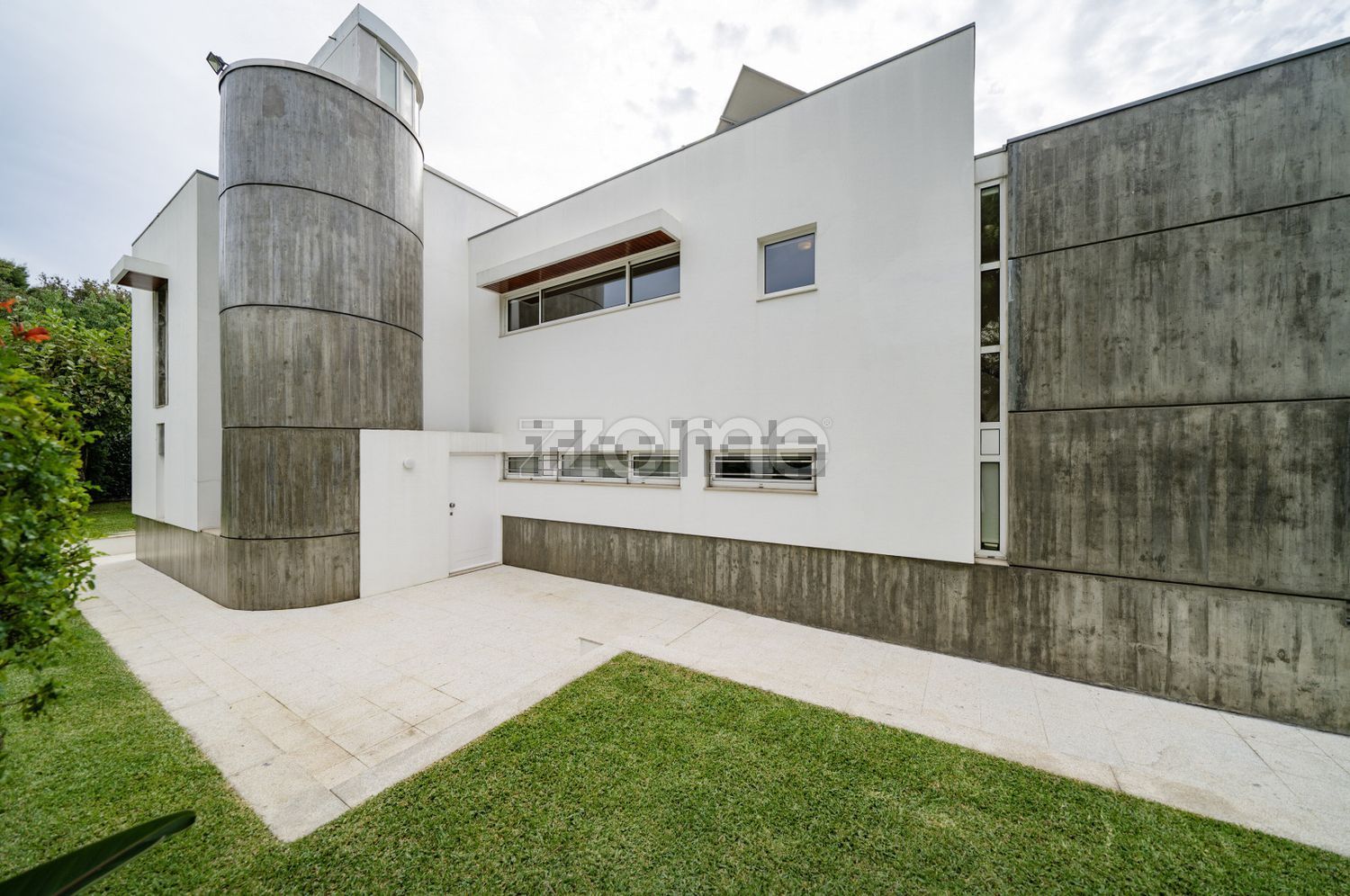 小楼房或独栋别墅出售在Rua Monte da Escola - 外立面