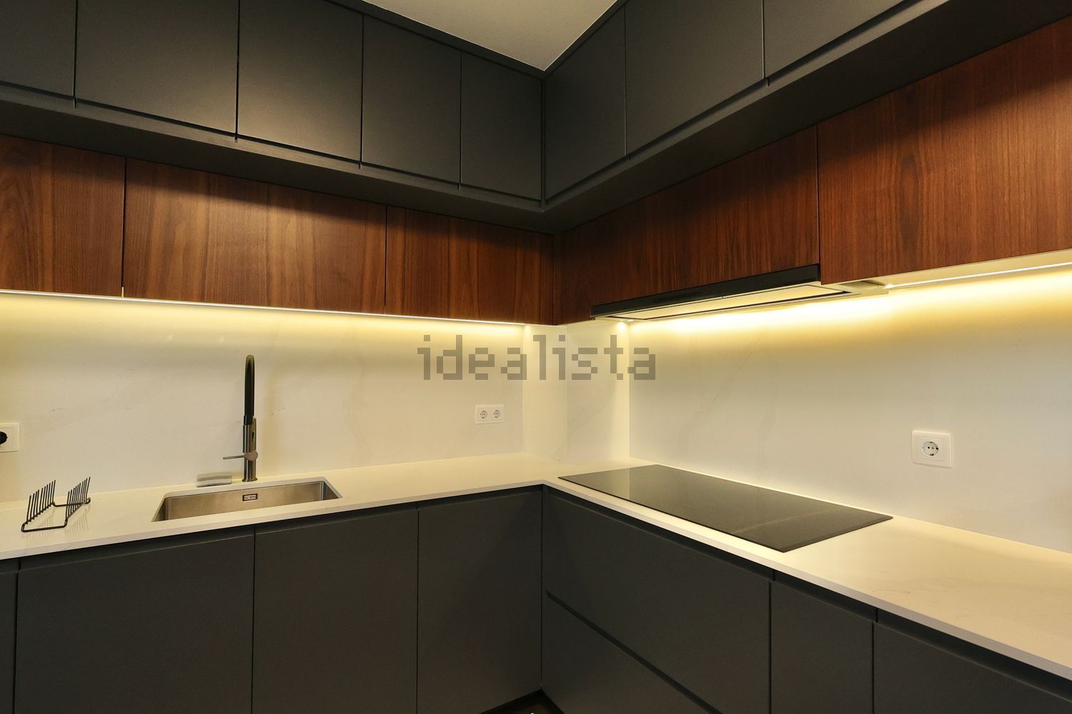 公寓 t4出售在Rua da Lagoa, 1364 - 厨房