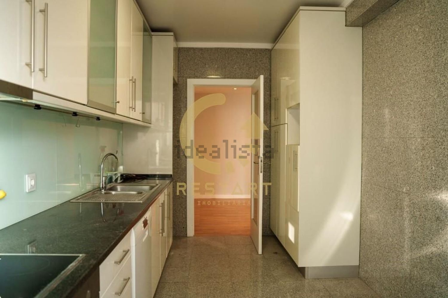 公寓 t4出售在Rua Arquitecto Cassiano Barbosa s/n - 厨房