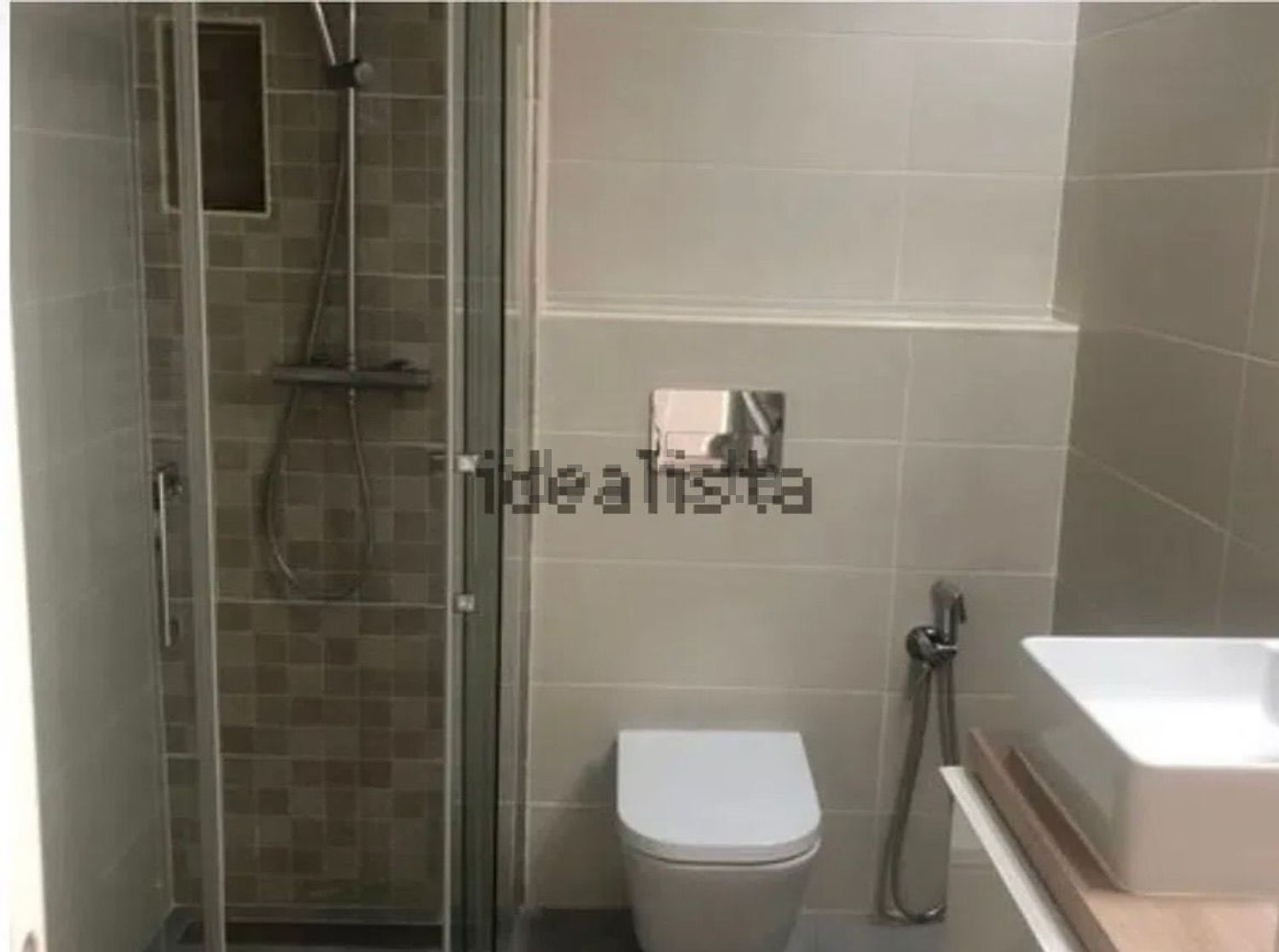出租房间在Praça Capitães de Abril, 6 - 卫生间