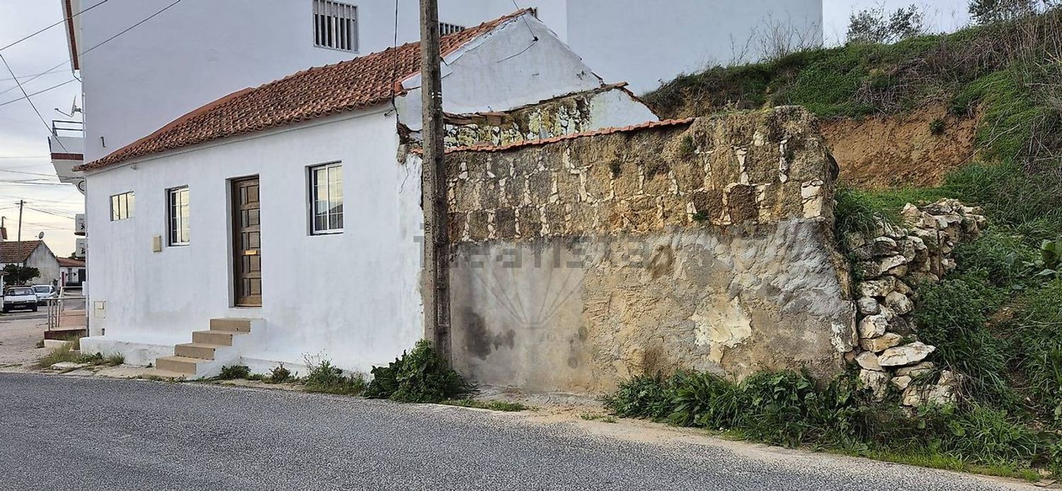 小楼房或独栋别墅出售在Largo do Poço Novo - 外立面